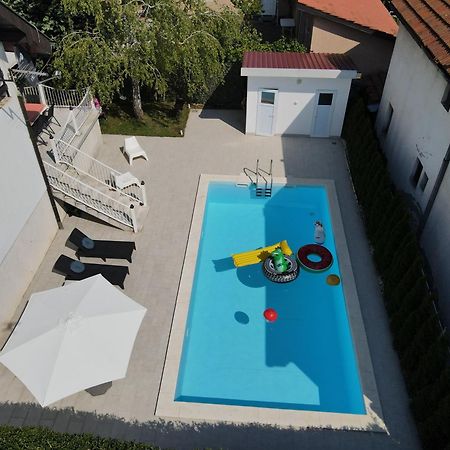 Villa Mina Kladovo, 5-Bedroom Villa With Pool For Up To 12 People Bagian luar foto