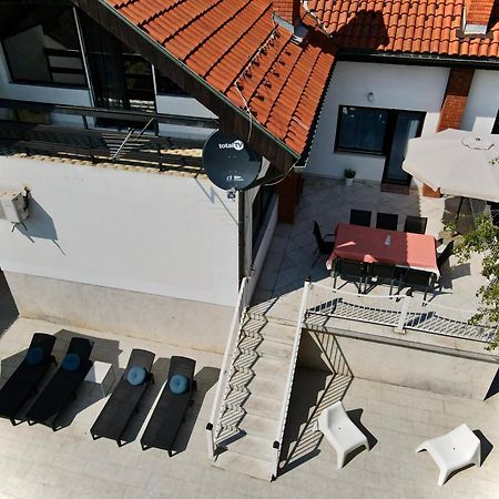 Villa Mina Kladovo, 5-Bedroom Villa With Pool For Up To 12 People Bagian luar foto