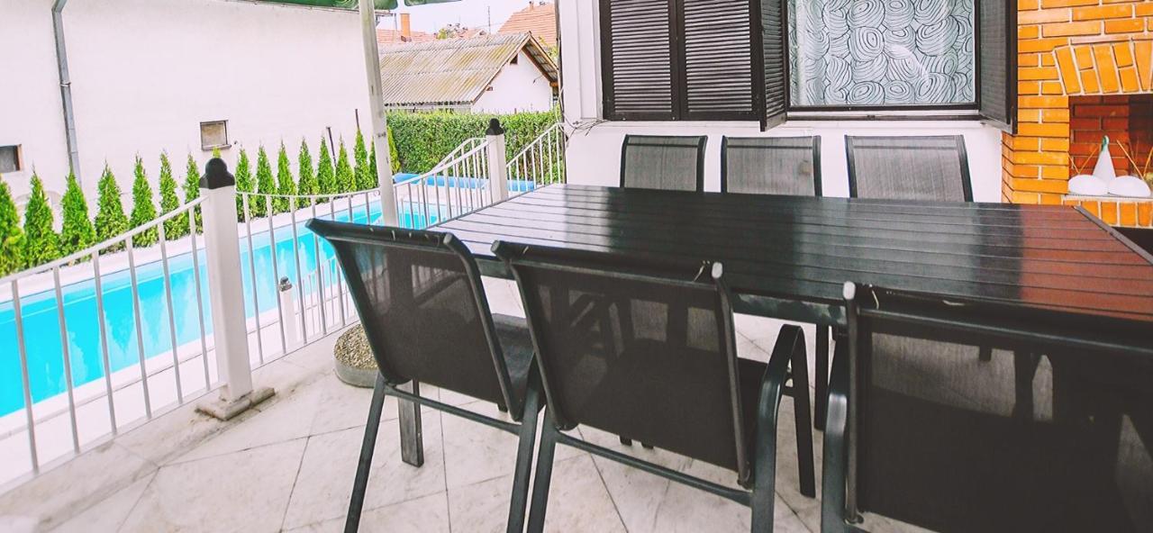 Villa Mina Kladovo, 5-Bedroom Villa With Pool For Up To 12 People Bagian luar foto
