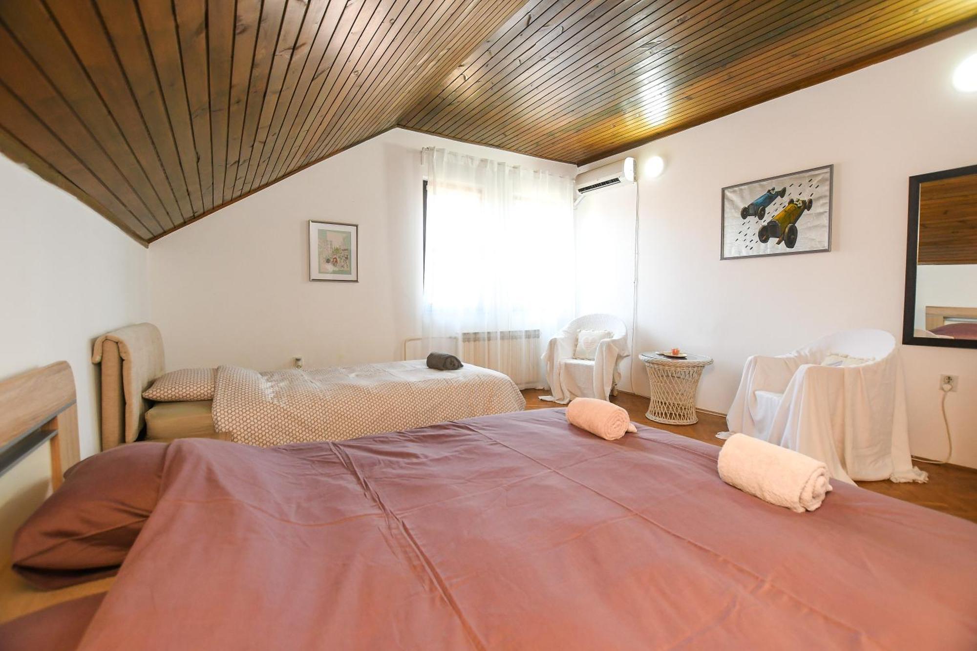 Villa Mina Kladovo, 5-Bedroom Villa With Pool For Up To 12 People Bagian luar foto