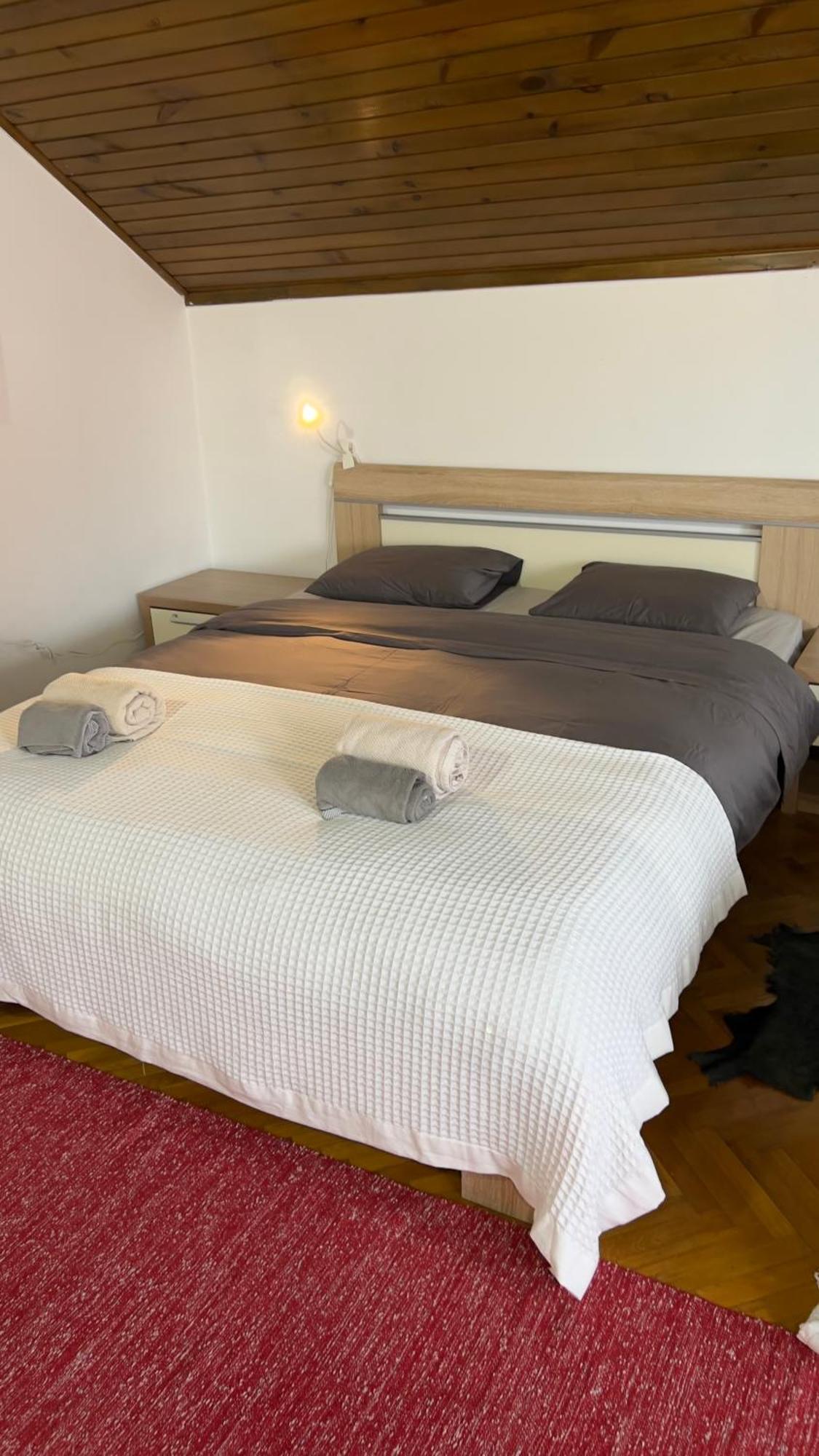 Villa Mina Kladovo, 5-Bedroom Villa With Pool For Up To 12 People Bagian luar foto