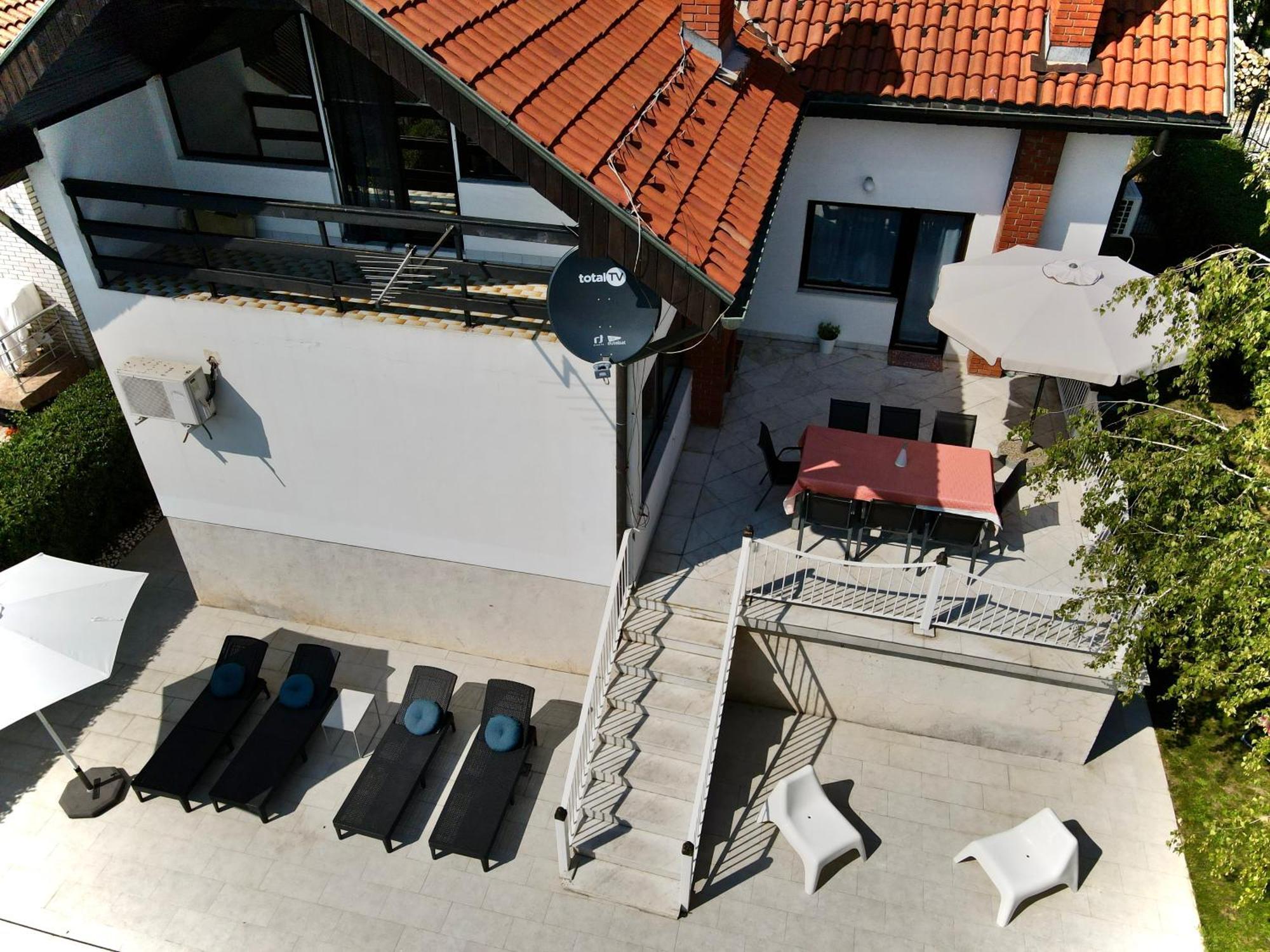 Villa Mina Kladovo, 5-Bedroom Villa With Pool For Up To 12 People Bagian luar foto
