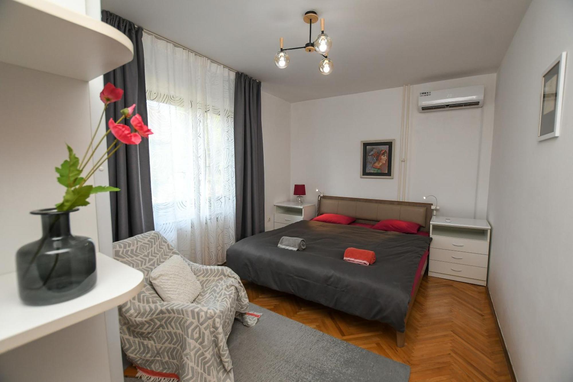 Villa Mina Kladovo, 5-Bedroom Villa With Pool For Up To 12 People Bagian luar foto