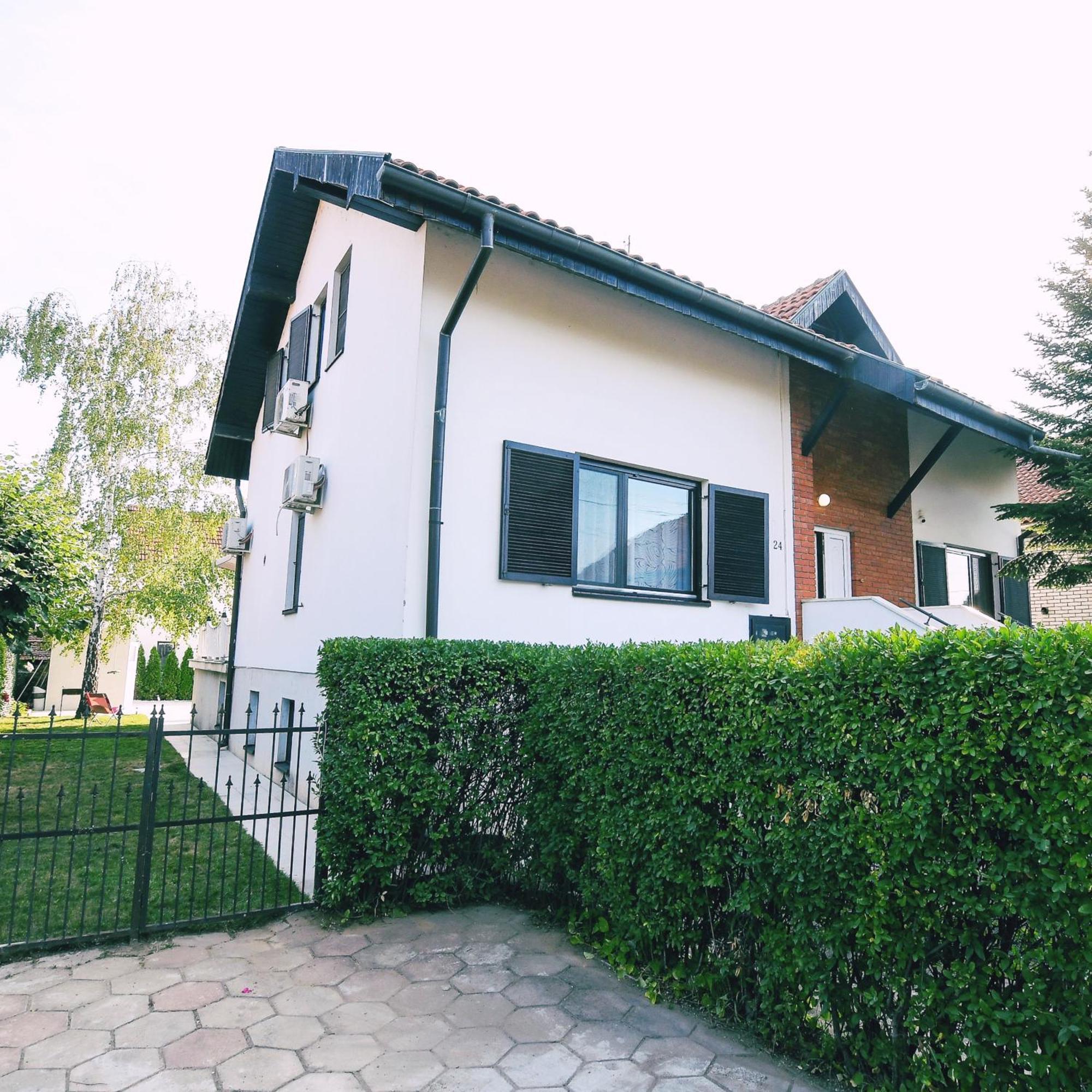 Villa Mina Kladovo, 5-Bedroom Villa With Pool For Up To 12 People Bagian luar foto