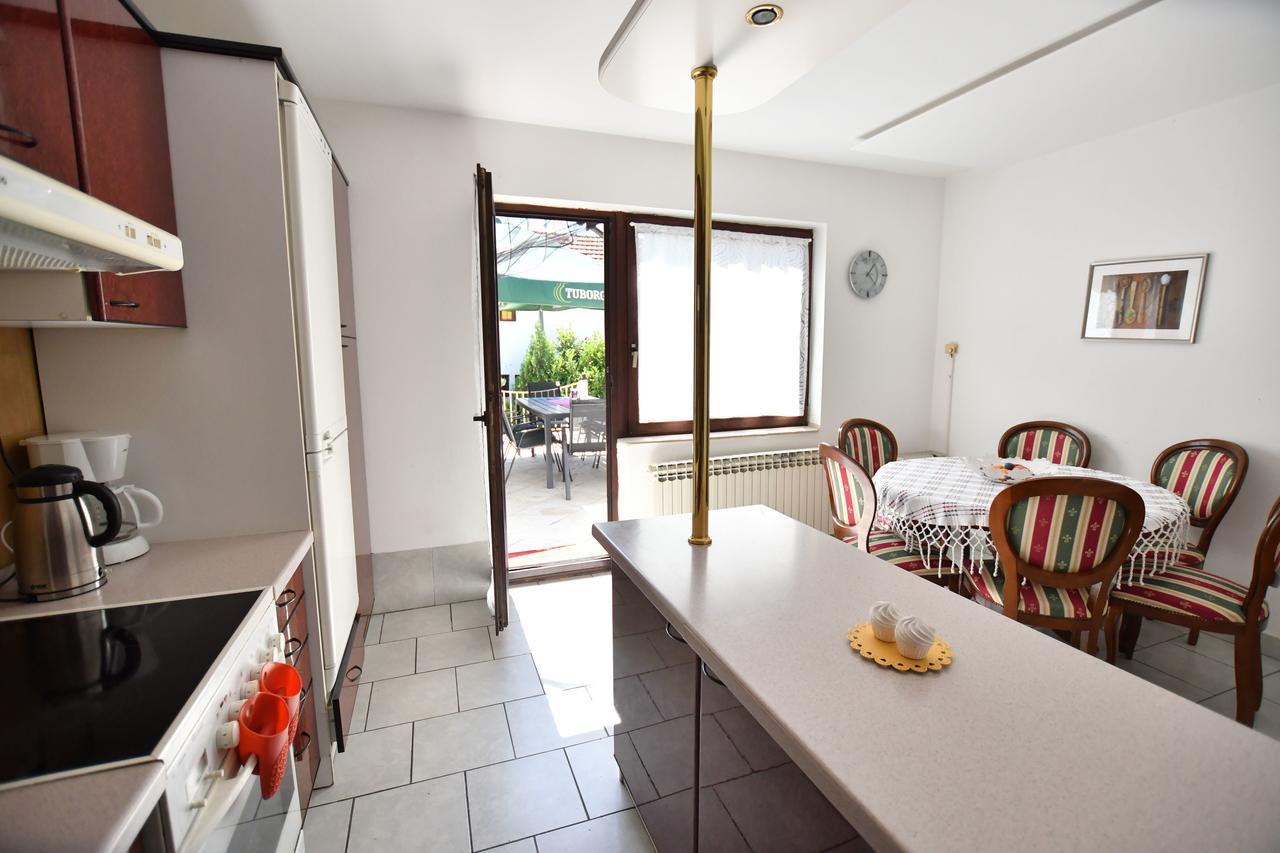 Villa Mina Kladovo, 5-Bedroom Villa With Pool For Up To 12 People Bagian luar foto